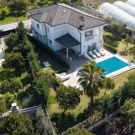 Deniz Camyuva Villa *