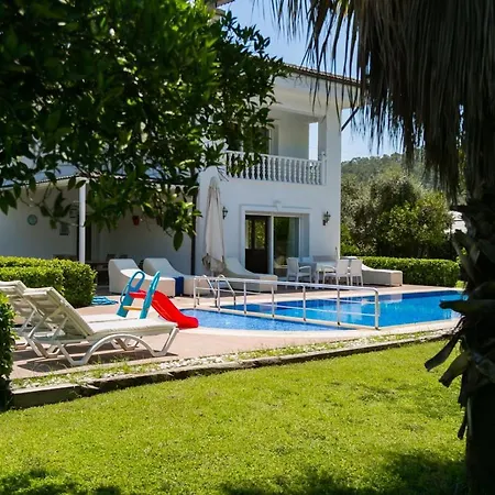 Deniz Camyuva Villa *